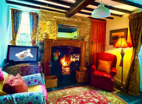 Castle Buildings Cottage1